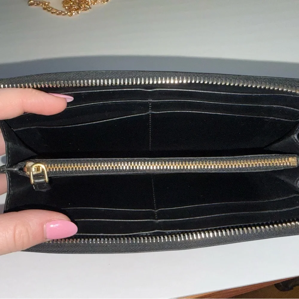 Authentic Prada Tessuto Nylon Quilted Zip around Wallet - Picture 3 of 3